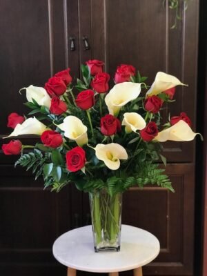 Designer's Choice – Winter Flowers – Art Florist & Gift Shoppe